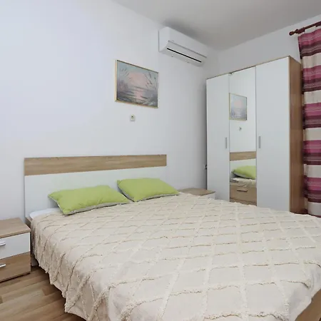 Apartments By The Sea Mandre, Pag - 3084 Kolan Kültér fotó