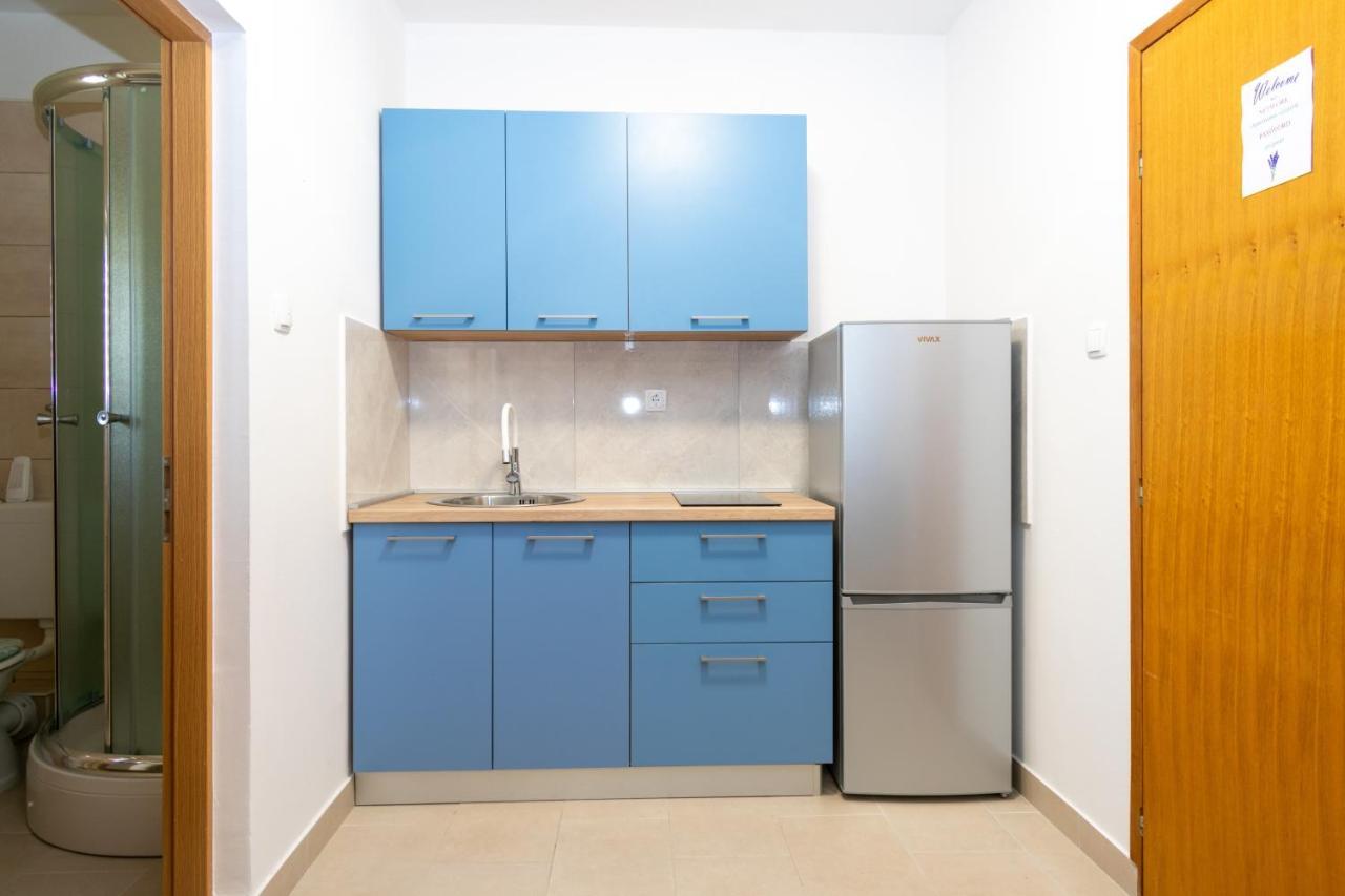 By The Sea Mandre, Pag - 3084 Apartment Kolan