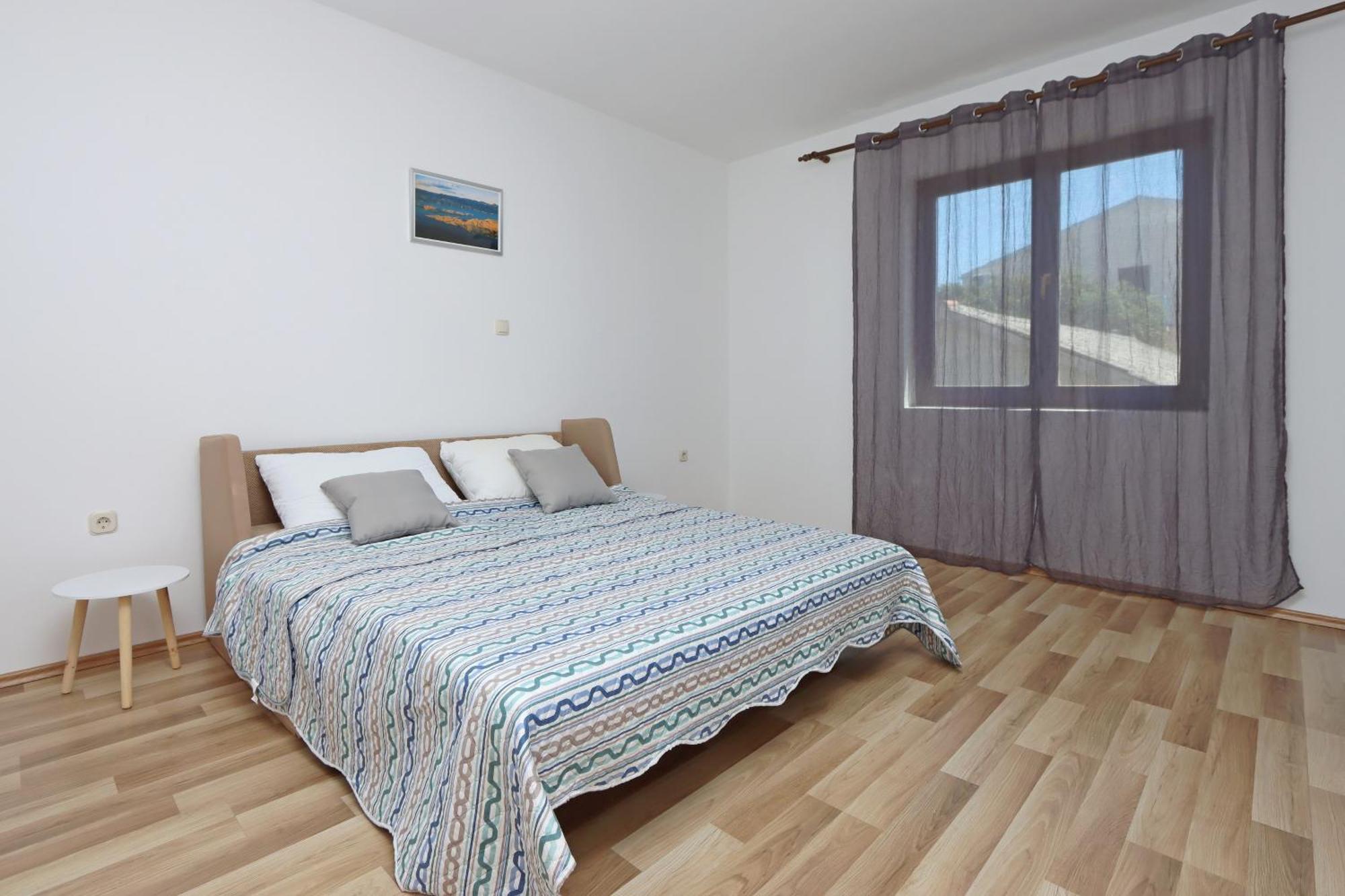 Apartment By The Sea Mandre, Pag - 3084 *