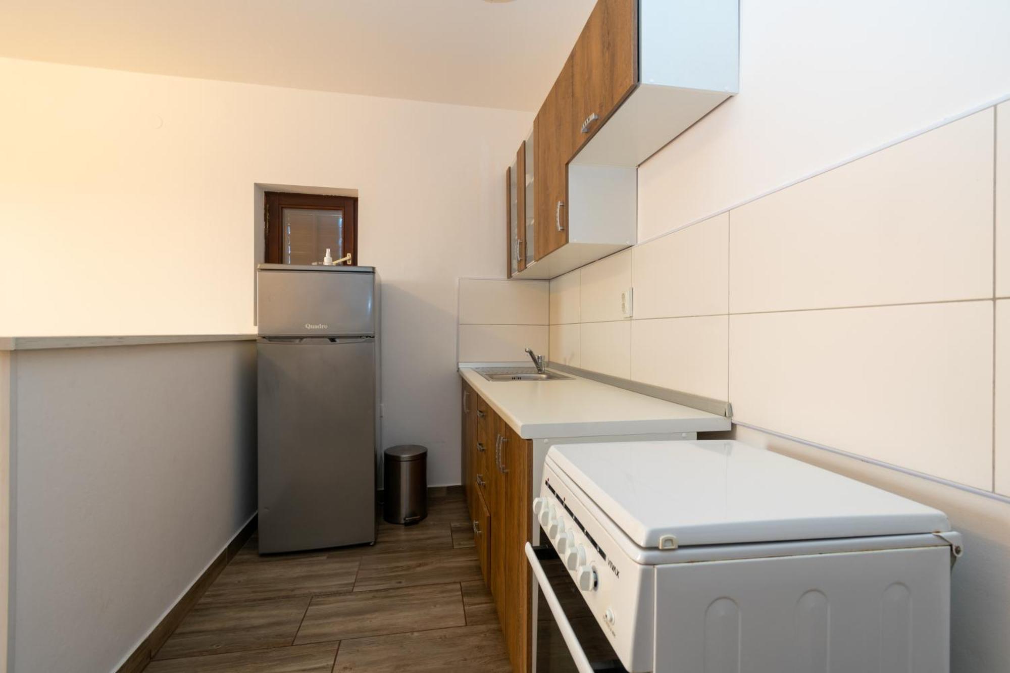 Apartment By The Sea Mandre, Pag - 3084 *
