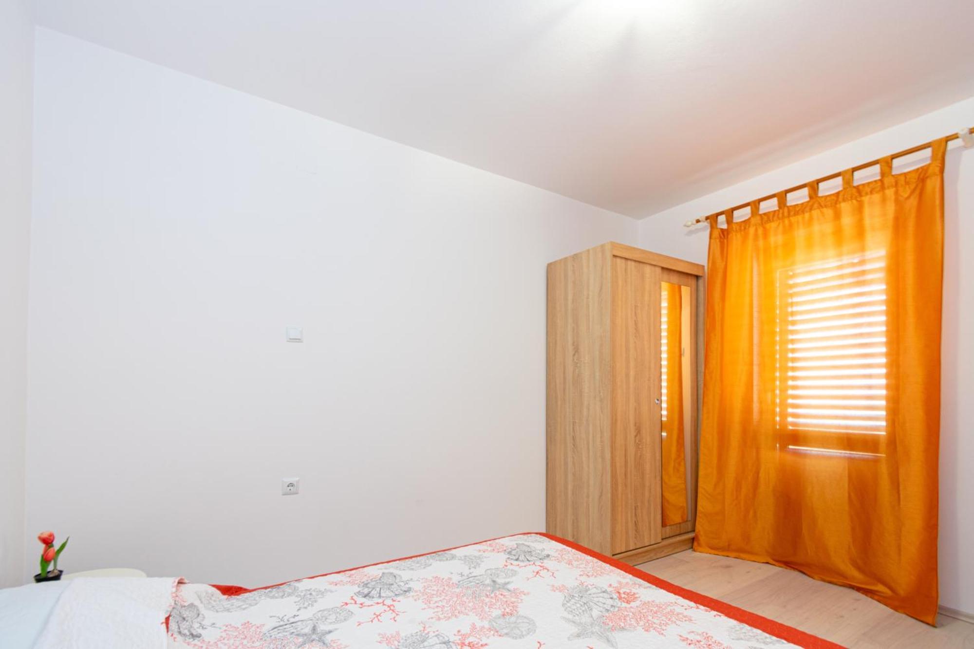 Apartment By The Sea Mandre, Pag - 3084 Kolan